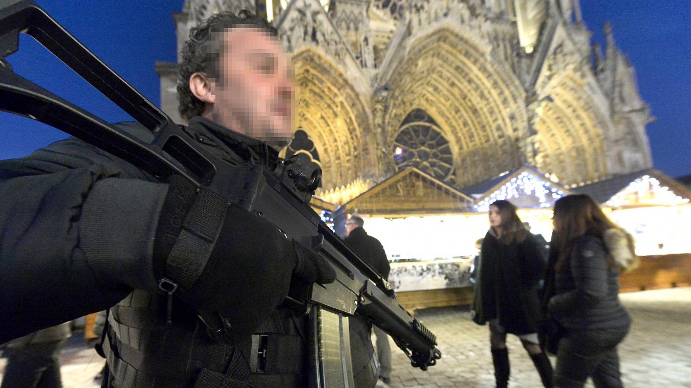 Правоохранители Франции задержали шестерых человек, подозреваемых в подготовке нападений на рождественском базаре