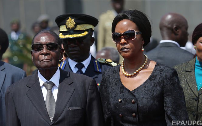 Все-таки душевные в Зимбабве люди, а ведь могли бы и повесить: отставленный президент Мугабе получит пожизненную «стипендию» и $10 млн. 1