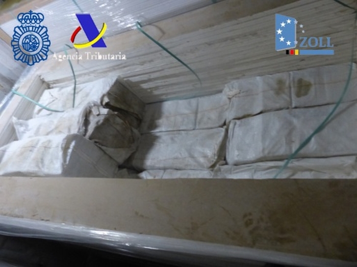 Испанская компания перевезла из Колумбии больше тонны кокаина под видом стройматериалов. А все равно не помогло – «взяли» 1