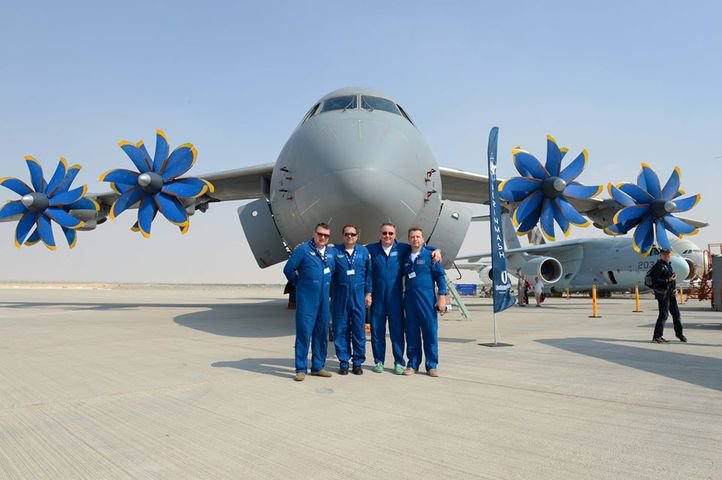 На автосалоне в Дубае Антонов показал два транспортных самолета 3