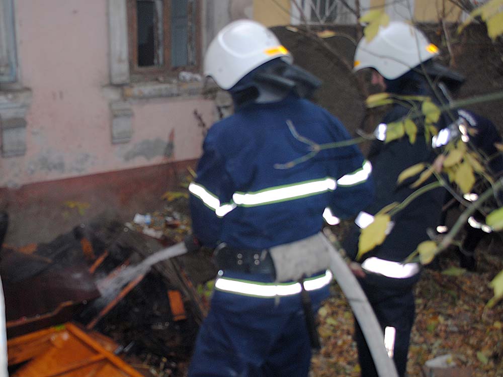 В нежилом доме в старом центре Николаева кто-то случайно поджег мебель 2