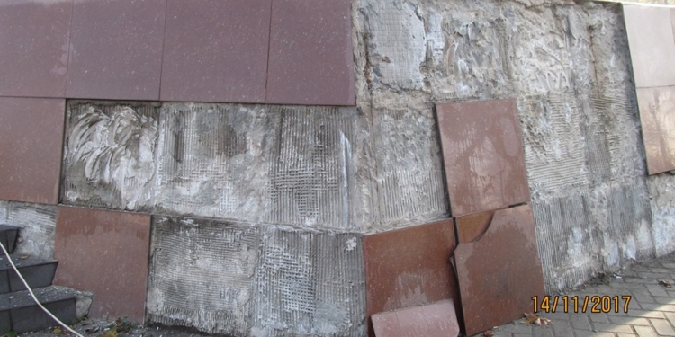 В Николаеве ремонтируют монументы: памятник адмиралу Макарову уже в порядке, памятный знак жертвам Голодомора – почти