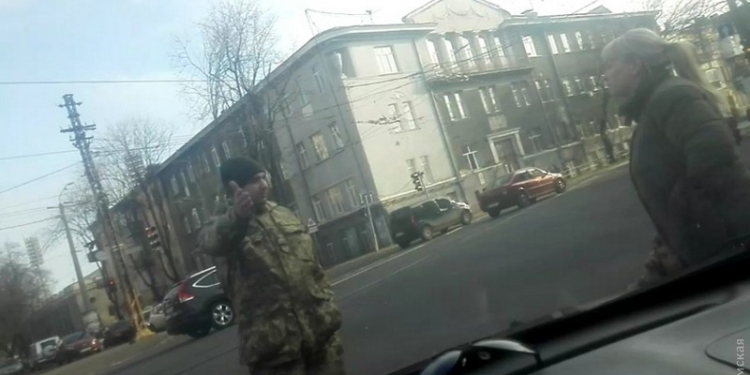 В Одессе прямо с занятий сотрудники военкомата забрали студента-уклониста – его «отбил» адвокат