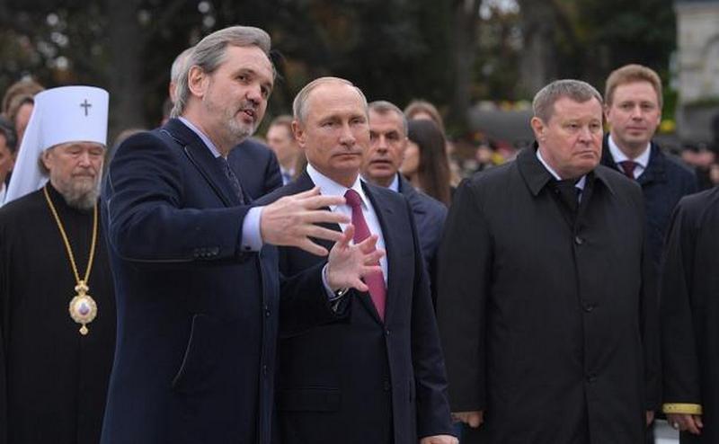 Путин в Крыму открыл памятник царю Александру III 11