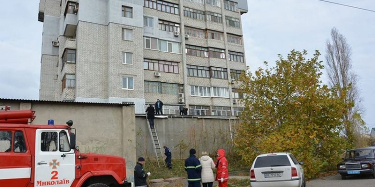 В Николаеве 16-летний подросток выбросился с 14-этажа