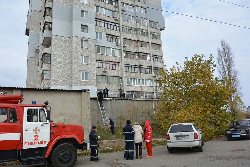 В Николаеве 16-летний подросток выбросился с 14-этажа 9