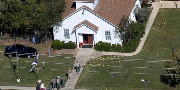 Apple выразила готовность помочь ФБР взломать смартфон техасского стрелка