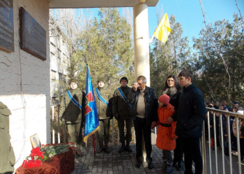 В Николаевской школе №17 им. В.Г.Саражана открыли мемориальную доску погибшему герою АТО