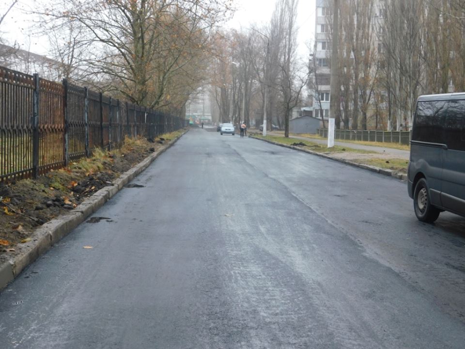 Качество вчерашней укладки асфальта в дождь в Николаеве проконтролируют дополнительно. Если будет лишняя влага, ДП «Лидер» будет переделывать 3