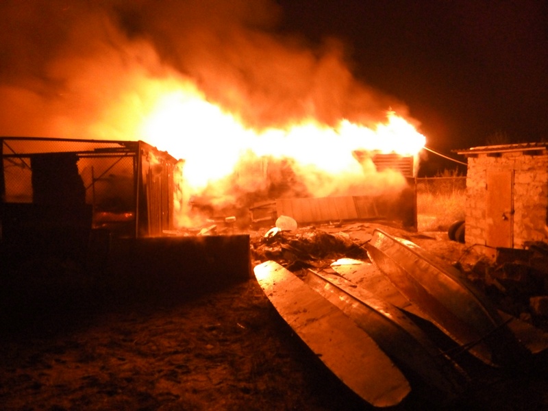 Теперь в Рыбаковке: на одной из баз отдыха горело 2 вагончика и 200 кв.м прилегающей территории 1