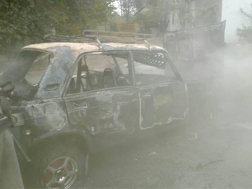 В Николаеве сгорел припаркованный на улице автомобиль 3