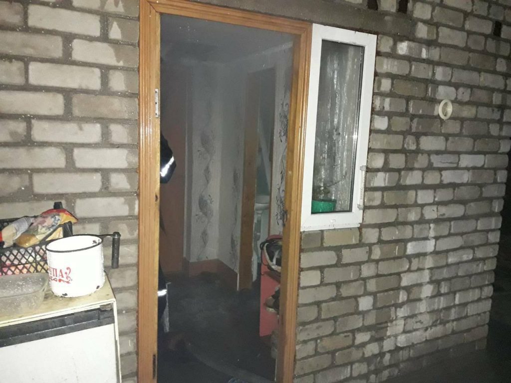 В Терновке горела крыша жилого дома – николаевские спасатели успели вовремя 3