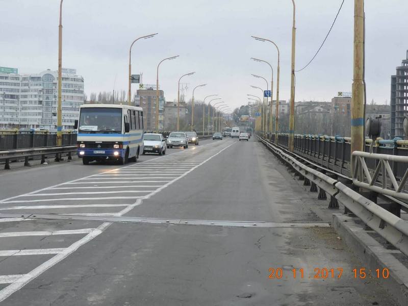 В Николаеве два незаконных бигборда демонтировали, а Варваровский мост «очистили» от незаконной рекламы еще до конца дня 7