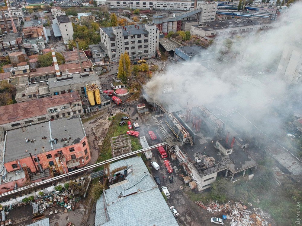 В Одессе на шоколадной фабрике произошел масштабный пожар – пострадавших нет 1