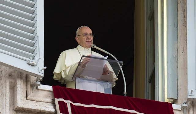 Папа Франциск помолился за Украину и почтил память жертв Голодомора