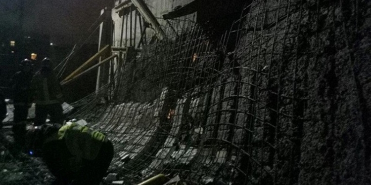 В Ивано-Франковске обвалилась стена во время строительства школы – погиб один рабочий, а четверых успели спасти из-под завалов