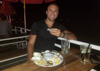 Американец пообещал $10 тыс. тому, кто познакомит его с идеальной девушкой. Но угодить ему будет непросто