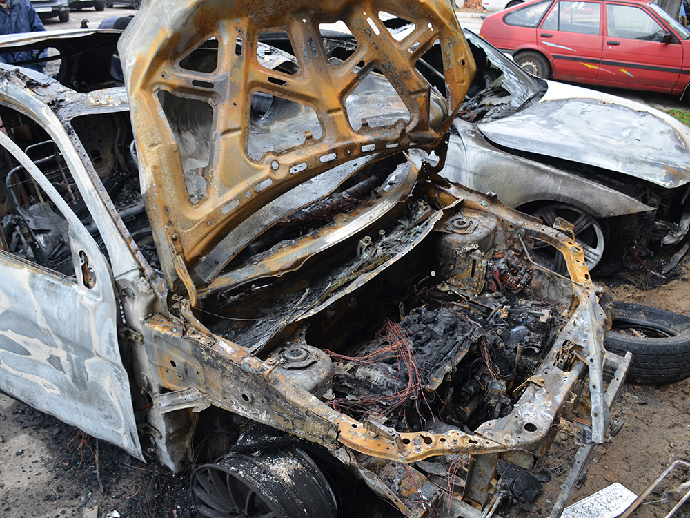 Ночью в Николаеве на охраняемой автостоянке сгорели два недешевых авто. На одном из них, говорят, ездил прокурор 5
