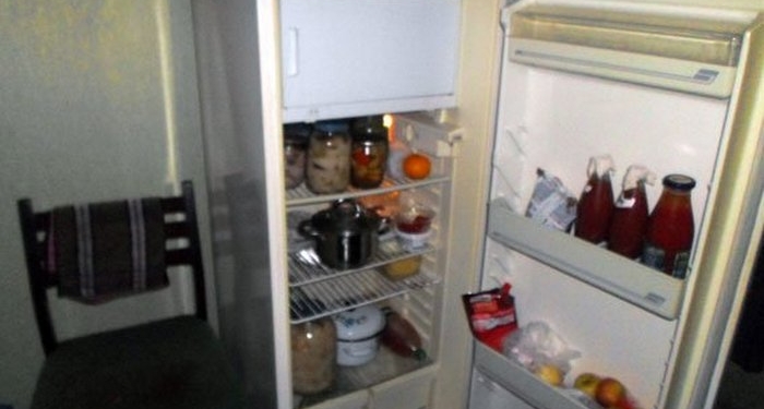 Ужас: тело новорожденного ребенка родители спрятали в морозилке