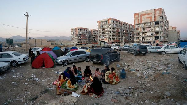 Количество жертв землетрясения в Иране увеличивается, тысячи раненых, десятки тысяч остались без крова 1