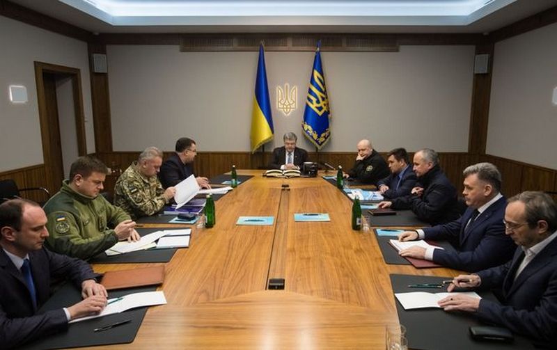 Порошенко созвал Военный кабинет из-за ситуации в Луганске 1