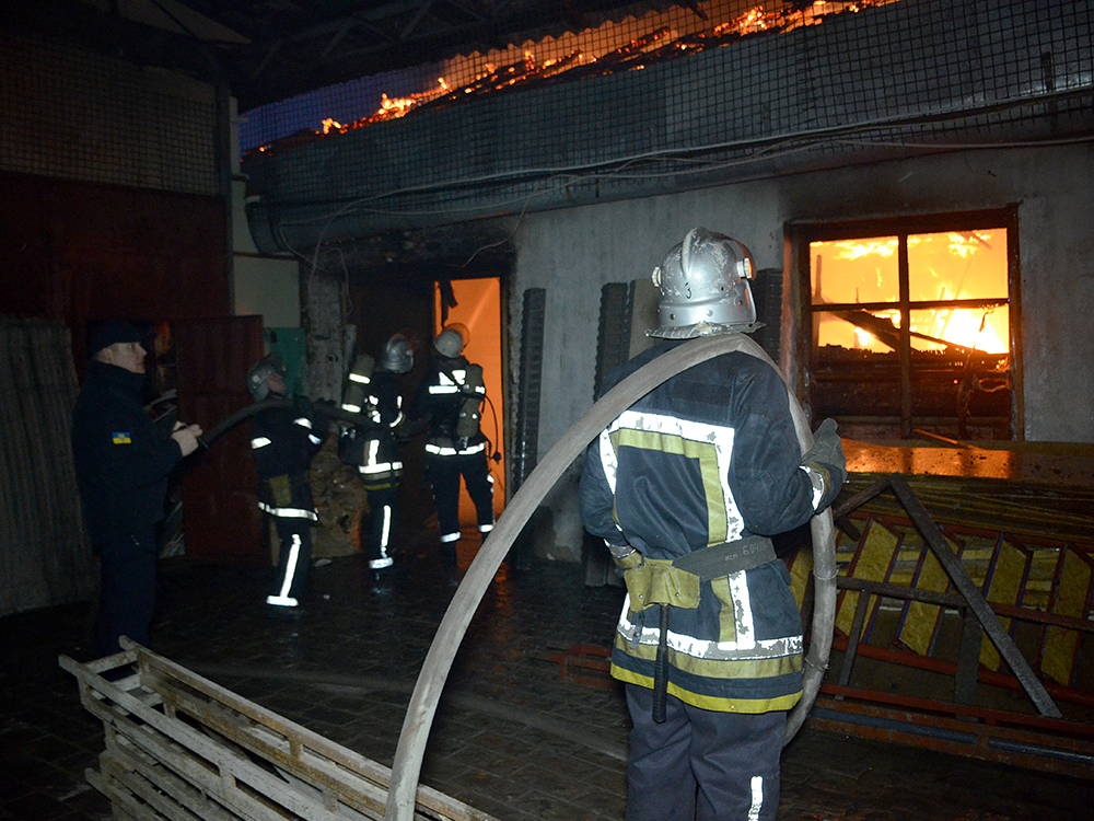 Масштабный пожар в Николаеве, которому присвоили 3-й номер вызова, тушили три часа 11