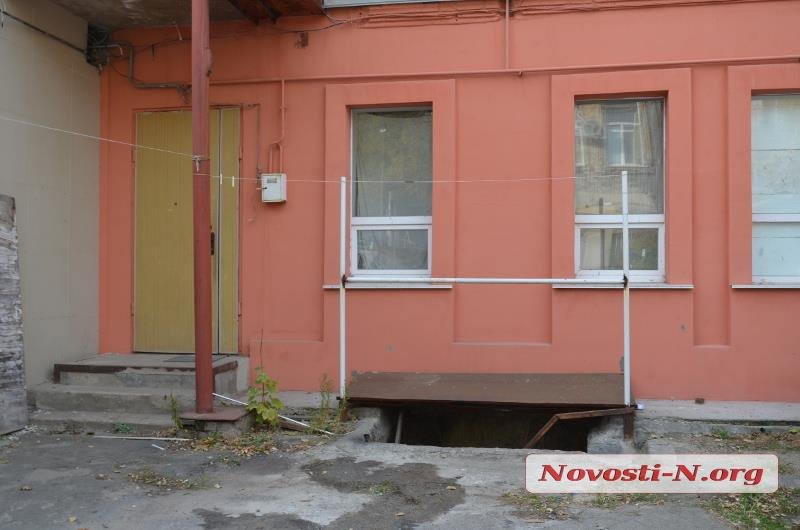 В Николаеве во двор обычного жилкоопа бросили боевую гранату 9