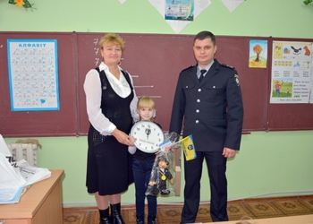 Первоклассница из Николаева победила в конкурсе «Выросту и буду работать в полиции охраны»