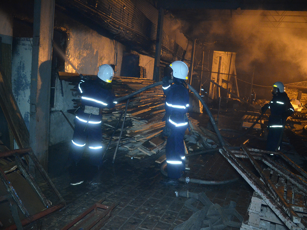 Масштабный пожар в Николаеве, которому присвоили 3-й номер вызова, тушили три часа 1