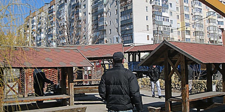 Снос кафе «Бомбардир» в Николаеве отложили до окончания строительства троллейбусной линии вокруг Намыва