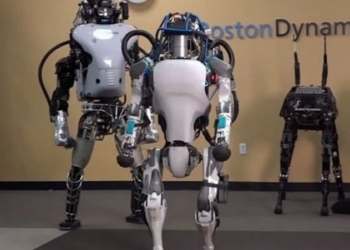 Boston Dynamics показала человекоподобного робота, который может делать сальто назад