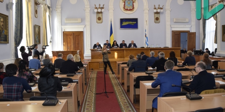 Перед николаевцами о своей работе отчитываются первый заместитель мэра Дадиверин и главы районных администраций (ТРАНСЛЯЦИЯ)