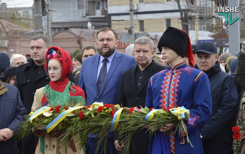 "День Достоинства и Свободы": николаевцы почтили память Героев "Небесной Сотни" 3