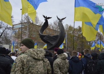 “День Достоинства и Свободы”: николаевцы почтили память Героев “Небесной Сотни”
