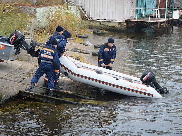 Николаевские спасатели провели внеплановые учения по спасению людей на воде 1