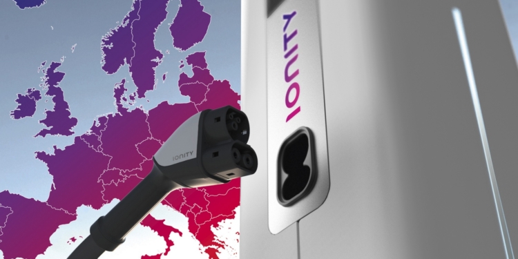 BMW, Mercedes, Volkswagen и Ford построят в Европе 400 скоростных зарядных станций для электромобилей