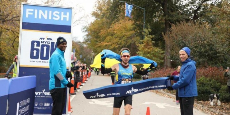 Украинец выиграл ультрамарафон в Нью-Йорке