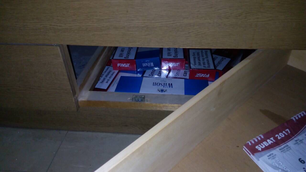 В мусорных баках и у капитана. В Николаеве на иностранном судне нашли контрабанду