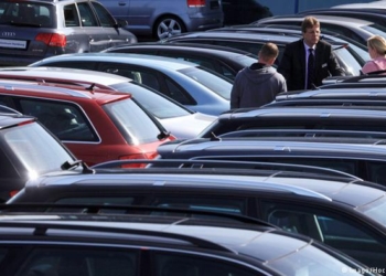 Автожелающие, будьте бдительны. В Германии разоблачили группу, подделывающую документы для ввоза машин в Украину