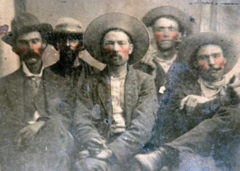 Через шесть лет после покупки старого фото на барахолке американец узнал, что оно стоит миллионы