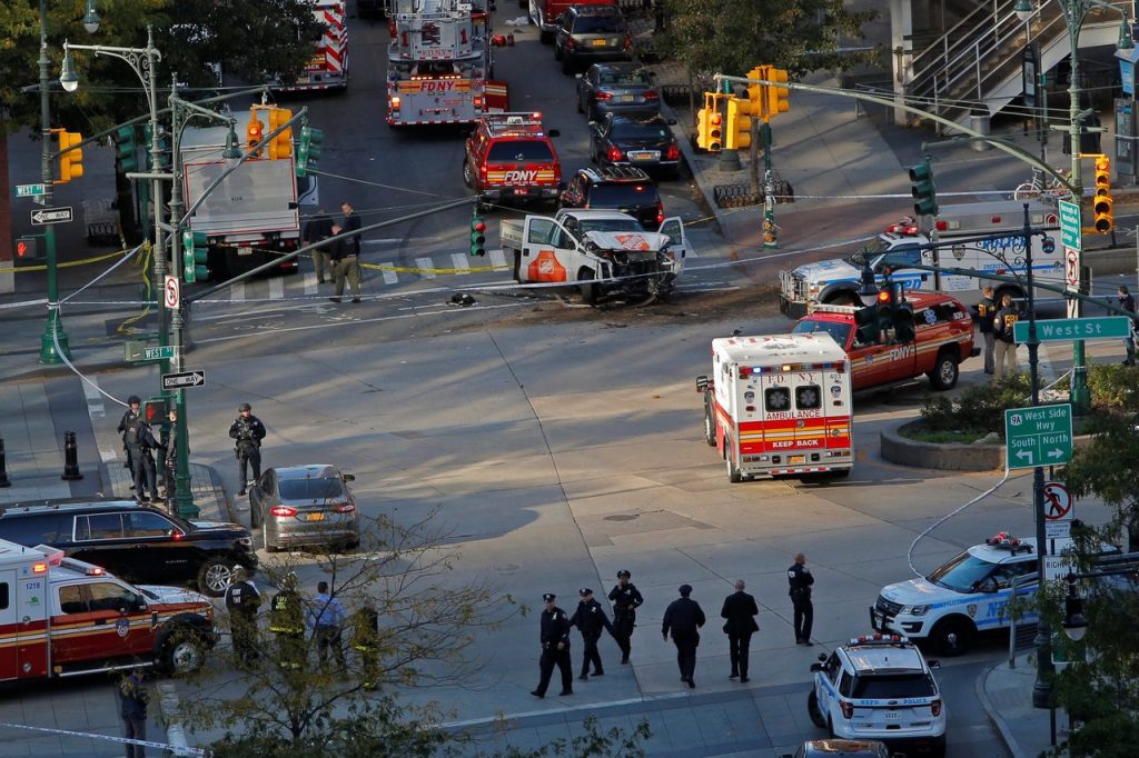 Теракт в Нью-Йорке: 8 погибших, 15 раненых 1