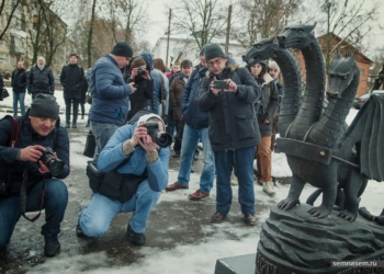 Монументальный бум в РФ продолжается: в Костроме открыли памятник свободе в виде Змея Горыныча