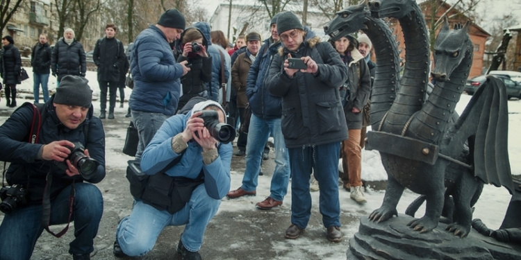 Монументальный бум в РФ продолжается: в Костроме открыли памятник свободе в виде Змея Горыныча