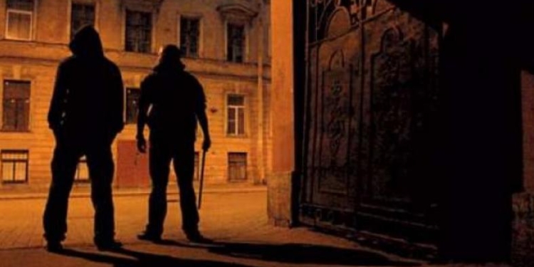 Прокуратура опубликовала советы, как не стать жертвой преступников в Николаеве. Прежде всего, не ходить поодиночке вечерами