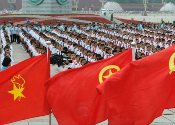 В Китае будут сажать в тюрьму за неуважение к гимну