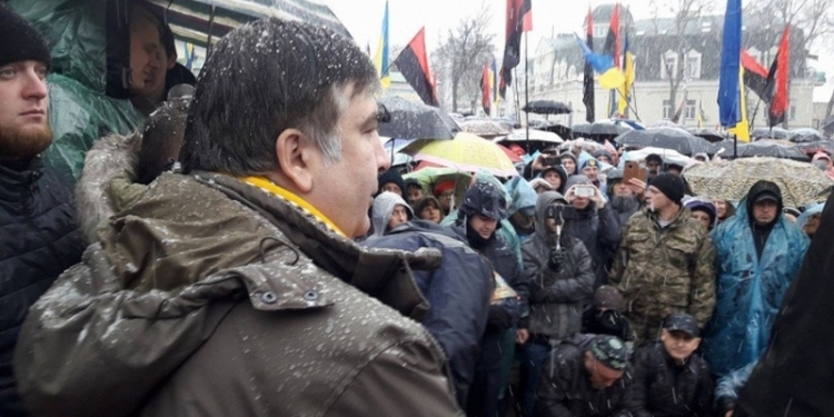 В Киеве Саакашвили поводит “Марш возмущенных”: требуют закона об импичменте президента