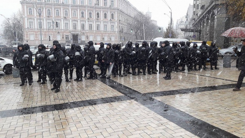 В Киеве Саакашвили поводит "Марш возмущенных": требуют закона об импичменте президента 3