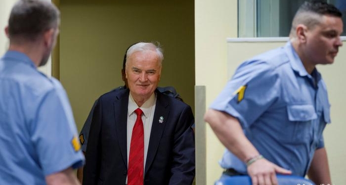 Виновен в геноциде: Гаагский трибунал приговорил сербского генерала к пожизненному заключению