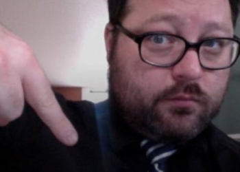 В США судят журналиста, который мошенническим путем добился близости с десятками женщин: выдавал себя за работника порноиндустрии