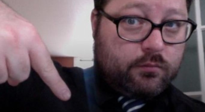 В США судят журналиста, который мошенническим путем добился близости с десятками женщин: выдавал себя за работника порноиндустрии